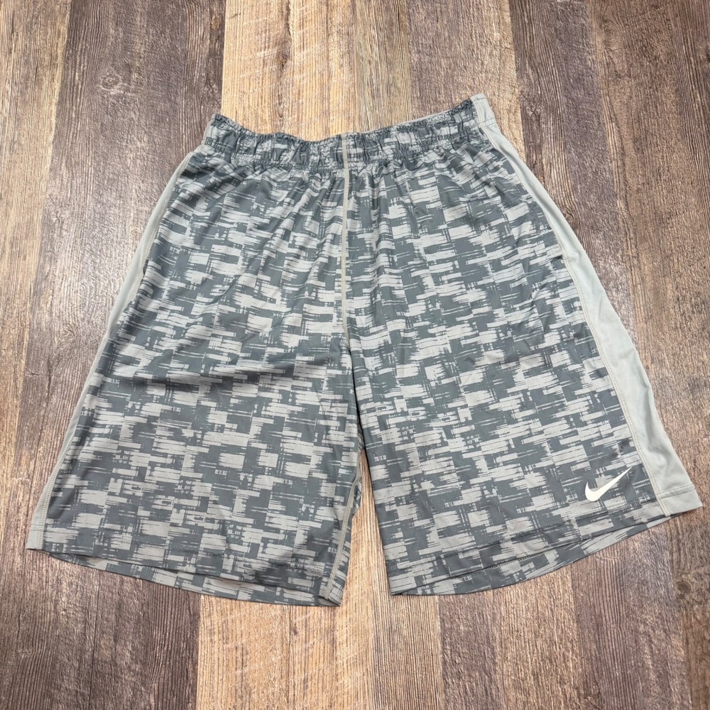 Nike Basketball Shorts Mens Large Grey Digital Camo Dri-FIT Athletic Gym Pockets